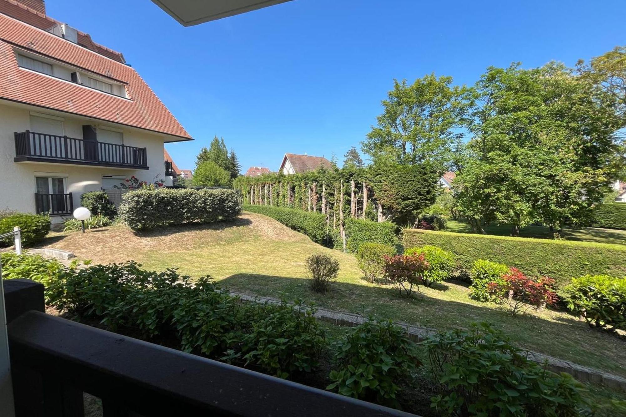 37M With Terrace And Garden Near The Sea Appartement Cabourg Buitenkant foto